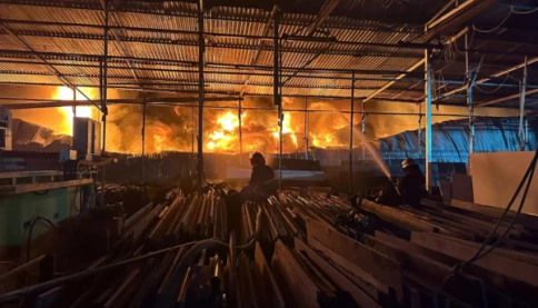 Công an Hà Nội thông tin vụ cháy kho xưởng 6.000m2 gần Bệnh viện K Tân Triều khiến 1 người tử vong