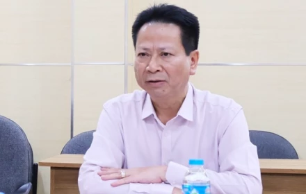 Thủ đoạn che đậy tiền nhận hối lộ của cựu phó cục trưởng đang bỏ trốn