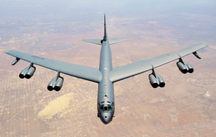 Mỹ bắt đầu triển khai oanh tạc cơ B-52 trên bầu trời Iran