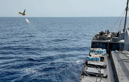 Iran tấn công tàu sân bay Mỹ