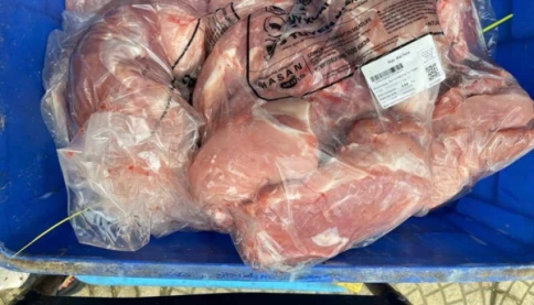 Phụ huynh yêu cầu làm rõ vụ 300 tấn thịt bệnh tuồn vào bữa ăn học đường, không thể là “vùng mù thông tin”