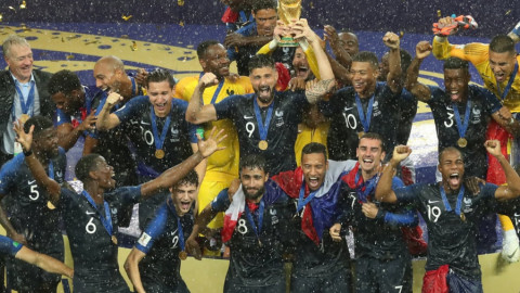 Quốc gia được lợi ích gì nếu đội tuyển quốc gia đoạt cup World Cup?