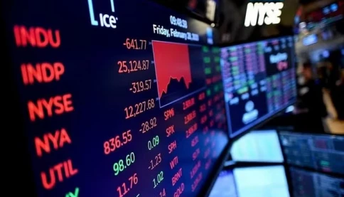 Thế giới 'nín thở' trước diễn biến giá vàng, dầu thô