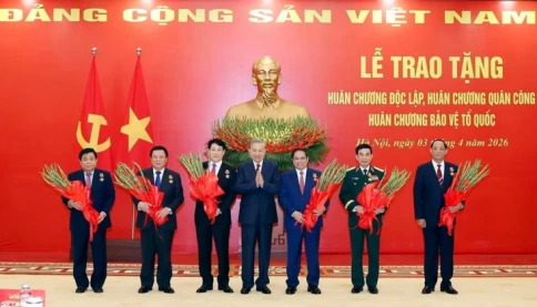 Chủ tịch nước Lương Cường, Thủ tướng Phạm Minh Chính, Bộ trưởng Phan Văn Giang nhận Huân chương cao quý