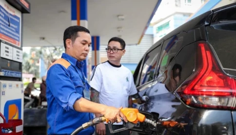 So sánh giá xăng/dầu các nước lân cận ngày 3/4