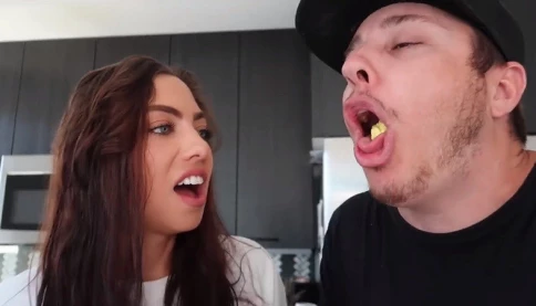 Nghe người nước ngoài kể trải nghiệm ăn sầu riêng