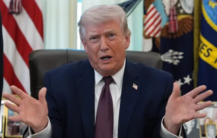 Ông Trump: Iran còn 48 giờ để mở cửa eo biển Hormuz