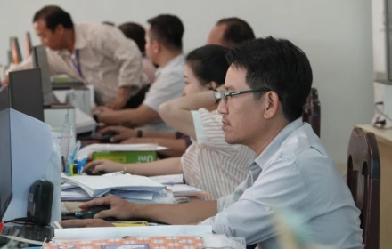 Cả nước đang tiếp tục tinh gọn bộ máy theo hướng nào?