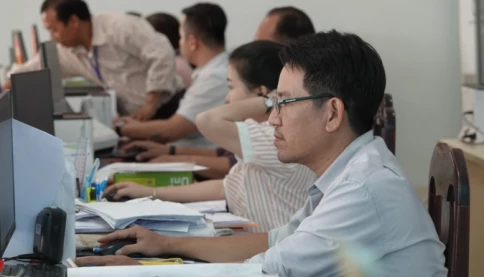 Cả nước đang tiếp tục tinh gọn bộ máy theo hướng nào?