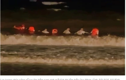 Thương quá, nam sinh trường chuyên đi thi đánh giá năng lực xong đi tắm biển rồi bị sóng cuốn trôi