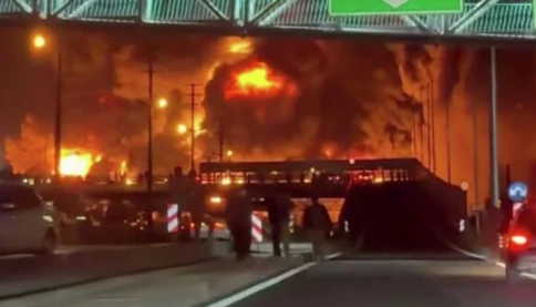 "Chính xác tuyệt đối", cuộc tấn công bất ngờ của Iran khiến phương Tây kinh hoàng