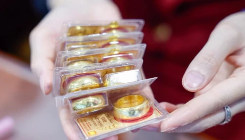 Vì sao giá vàng hôm nay giảm?