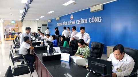 Cứ ngỡ chỉ Viettel, ai ngờ... hóa ra giờ có thể thực hiện dịch vụ công ở cả Long Châu, Bưu điện, FPT Shop, MobiFone và VNPT