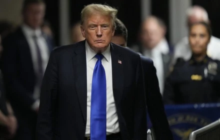 Quân đội Mỹ tấn công đảo Kharg, Israel tấn công hạ tầng cầu đường Iran. Ông Trump không nói suông