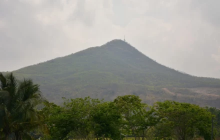 Thương quá! Xe chở nhân viên viễn thông xảy ra tai nạn ở núi Tà Zôn, 3 người chết, 1 bị thương👇