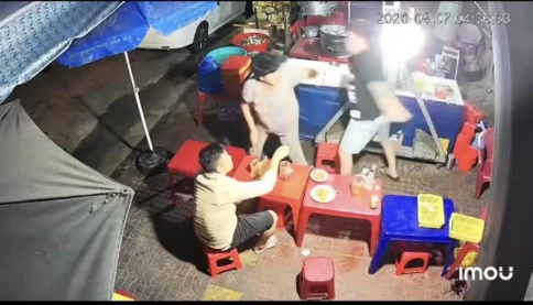 Diễn biến mới nhất clip cụ bà bán bánh bèo ở Quy Nhơn bị thanh niên hành hung: Lãnh đạo phường lên tiếng