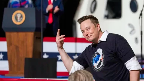 NASA phản hồi việc các nhà khoa học ưu tú cũng phải nộp báo cáo hàng tuần