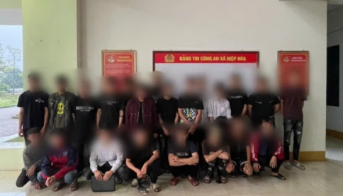 25 thanh thiếu niên vác dao 'phóng lợn' hỗn chiến náo loạn tuyến phố Bắc Ninh