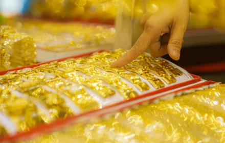 Giá vàng hôm nay mới nhất (9/4): sáng giảm, chiều tăng