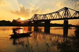 Hai cây cầu lưu thông ngược chiều khác biệt tại Việt Nam