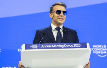 Macron "van nài" Trump tham dự bữa tối