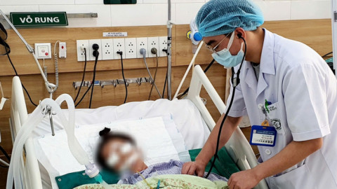 Bệnh nhân hôn mê nguy kịch sau khi ngừng thuốc bác sĩ kê, nghe theo lời lang băm trên mạng