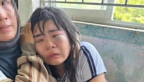 Nóng! Nhóm nam sinh đánh hội đồng một nữ sinh ở Quảng Ngãi dã man