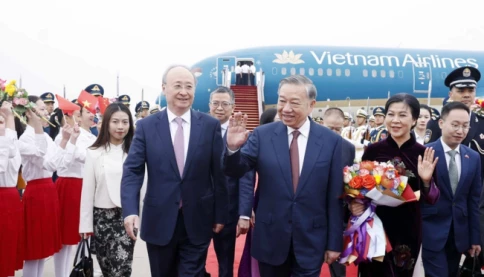 Tổng Bí thư, Chủ tịch nước Tô Lâm và Phu nhân đến Bắc Kinh, bắt đầu chuyến thăm Trung Quốc