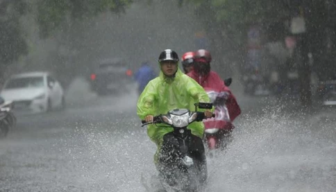 Sắp có “mưa giải nhiệt” trên diện rộng, kết thúc đợt nắng nóng hiếm gặp 10 năm nay mới thấy