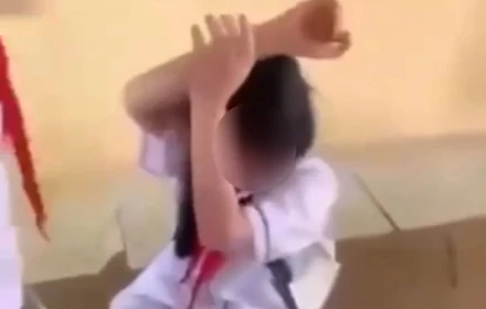 Nóng! Công an điều tra người phát tán clip nữ sinh bị 2 bạn đánh, ép cởi áo trong lớp học
