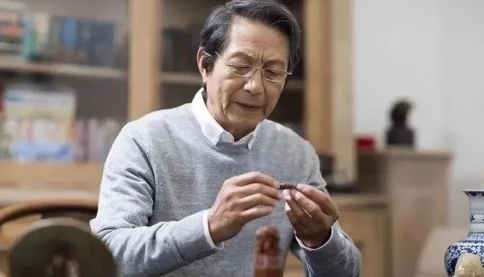 Sau khi nghỉ hưu, đừng bao giờ nói 6 câu sau trước mặt người quen