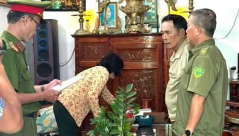 Nóng! Khởi tố, bắt tạm giam người ‘xây nhầm’ gần 50 căn nhà trên đất người khác ở TPHCM
✍️✍️✍️