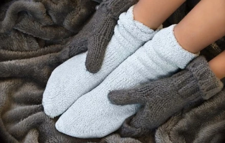 Tay chân lạnh cả mùa hè: Cơ thể đang “gửi tín hiệu” gì?