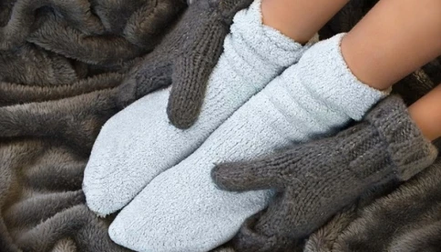 Tay chân lạnh cả mùa hè: Cơ thể đang “gửi tín hiệu” gì?