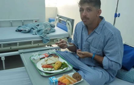 Khách Tây phẫu thuật tại 1 bệnh viện ở Đà Nẵng chia sẻ: "Nếu làm ở Mỹ, tôi sẽ phải nợ nần chồng chất trong ít nhất 10 năm"