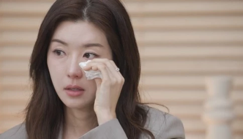 Mẹ chồng ép tôi ly hôn, tôi để lại sự thật khiến họ câm lặng