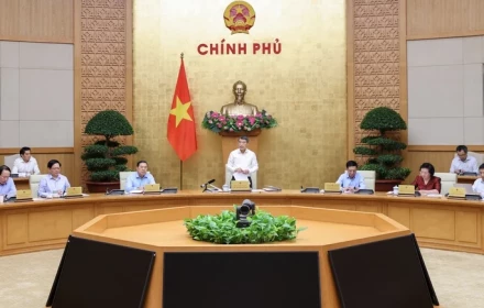 Thủ tướng yêu cầu tiếp tục “siết” mạnh tinh gọn đầu mối tổ chức bên trong bộ, ngành, mục tiêu giảm tối thiểu 15-20%