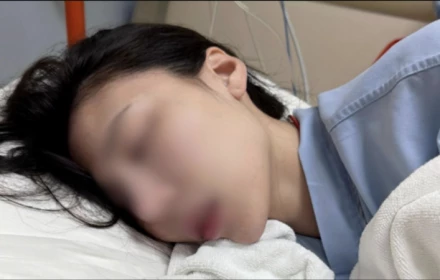 Hot girl nghi bị “bắn” thuốc mê trong lễ hội Songkran bằng súng nước, toàn thân co giật và ngã gục trên đường