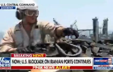 Hải quân Mỹ nổ súng vô hiệu hóa tàu hàng Iran, Iran thề sẽ trả thù