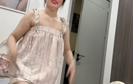 Đang viral: Mẹ chồng sinh năm 1981 với nhan sắc trẻ trung, xinh đẹp, được con dâu đăng video "tuyển chồng cho mẹ" sau 20 năm ở vậy nuôi con