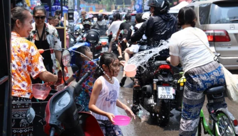 242 người thiệt mạng trong "trận chiến té nước lớn nhất thế giới" Songkran ở Thái Lan