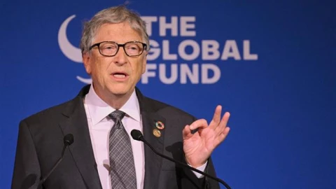Bill Gates: Trong mười năm nữa, AI sẽ thay thế nhiều bác sĩ và giáo viên, và con người sẽ không còn cần thiết cho hầu hết mọi thứ