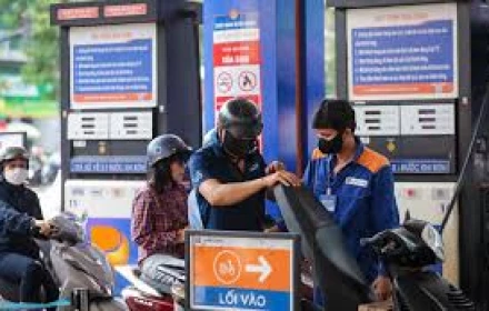 Giá xăng hôm nay 20/4: RON95 vẫn dưới 24.000 đồng/lít, rẻ hơn nhiều nước trong khu vực