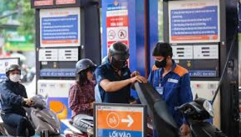 Giá xăng hôm nay 20/4: RON95 vẫn dưới 24.000 đồng/lít, rẻ hơn nhiều nước trong khu vực