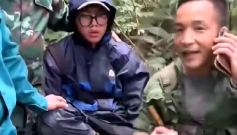 Tìm thấy nam sinh Hà Nội mất tích ở Tam Đảo sau hơn 36 giờ: Thoát hiểm trong gang tấc, hé lộ lý do đi lạc giữa rừng sâu