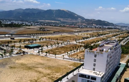 Dự án của Phúc Sơn tại sân bay Nha Trang: Xuống tiền tỷ mà hàng trăm người vaaxcn chưa được giao đất bao năm