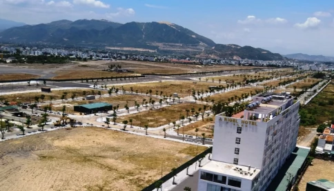 Dự án của Phúc Sơn tại sân bay Nha Trang: Xuống tiền tỷ mà hàng trăm người vaaxcn chưa được giao đất bao năm