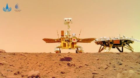 Tình cảnh trái ngược giữa NASA và Trung Quốc trên đường đua khám phá vũ trụ