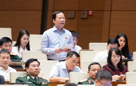 Tiến hành ngay việc sắp xếp, tinh gọn thôn, tổ dân phố; sớm ban hành chế độ với người hoạt động không chuyên trách