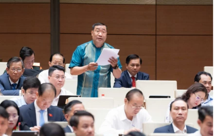 Đại biểu Quốc hội góp ý cải cách tiền lương, tăng lương cơ sở